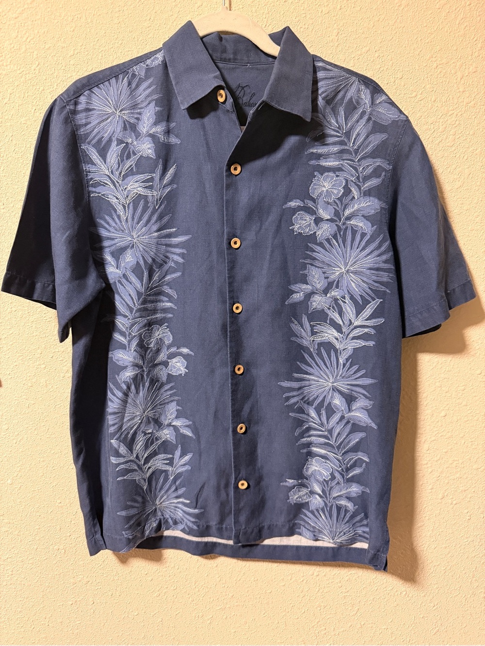Tommy Bahama Men’s Medium Blue Silk Linen Camp Shirt Embroidered Hawaiian Button